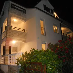 Apartament Yvonne, Trogir